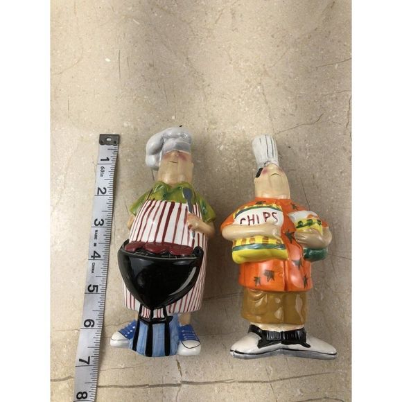 CIC Salt & Pepper Shakers Two BBQ Men DAD Gift - Picture 11 of 12